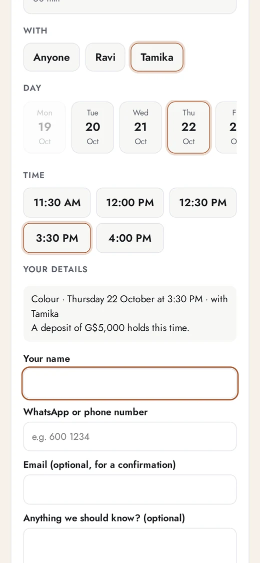 Choosing a stylist, a day and a free time on the booking page, with the deposit shown before booking